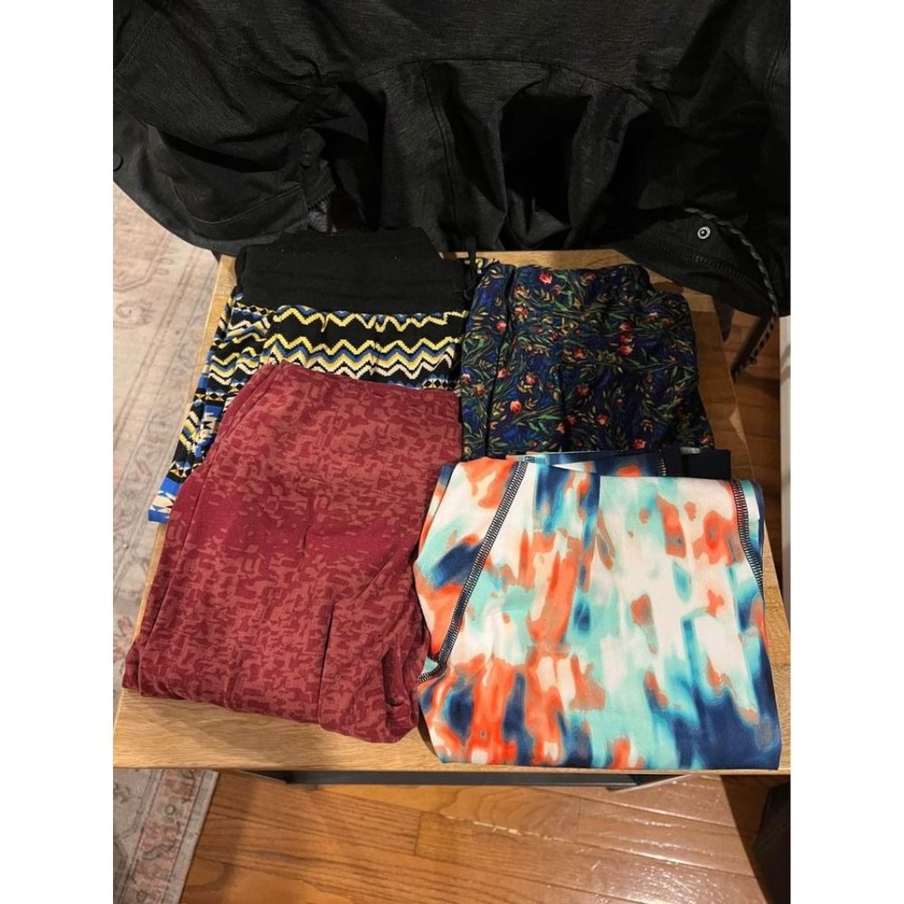 4 pairs small pants - Lularoe, Zella